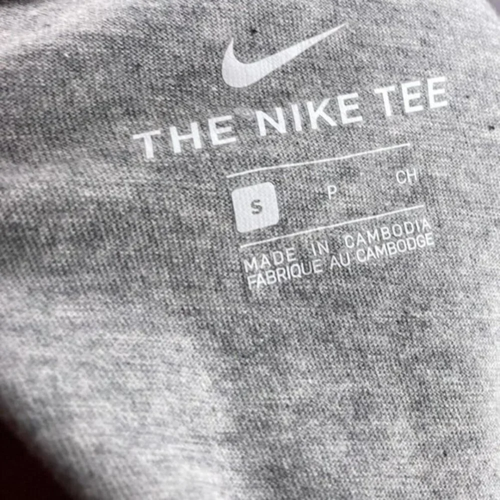 Nike Men's Small‎ S Gray Habanero Red Brandmark Logo Cotton Tee T-Shirt Shirt